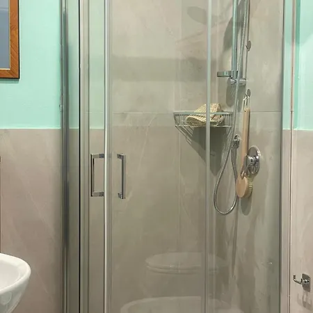 Daire Edward Floransa